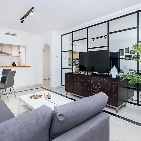 Bhost - Marina Banus 아파트 *